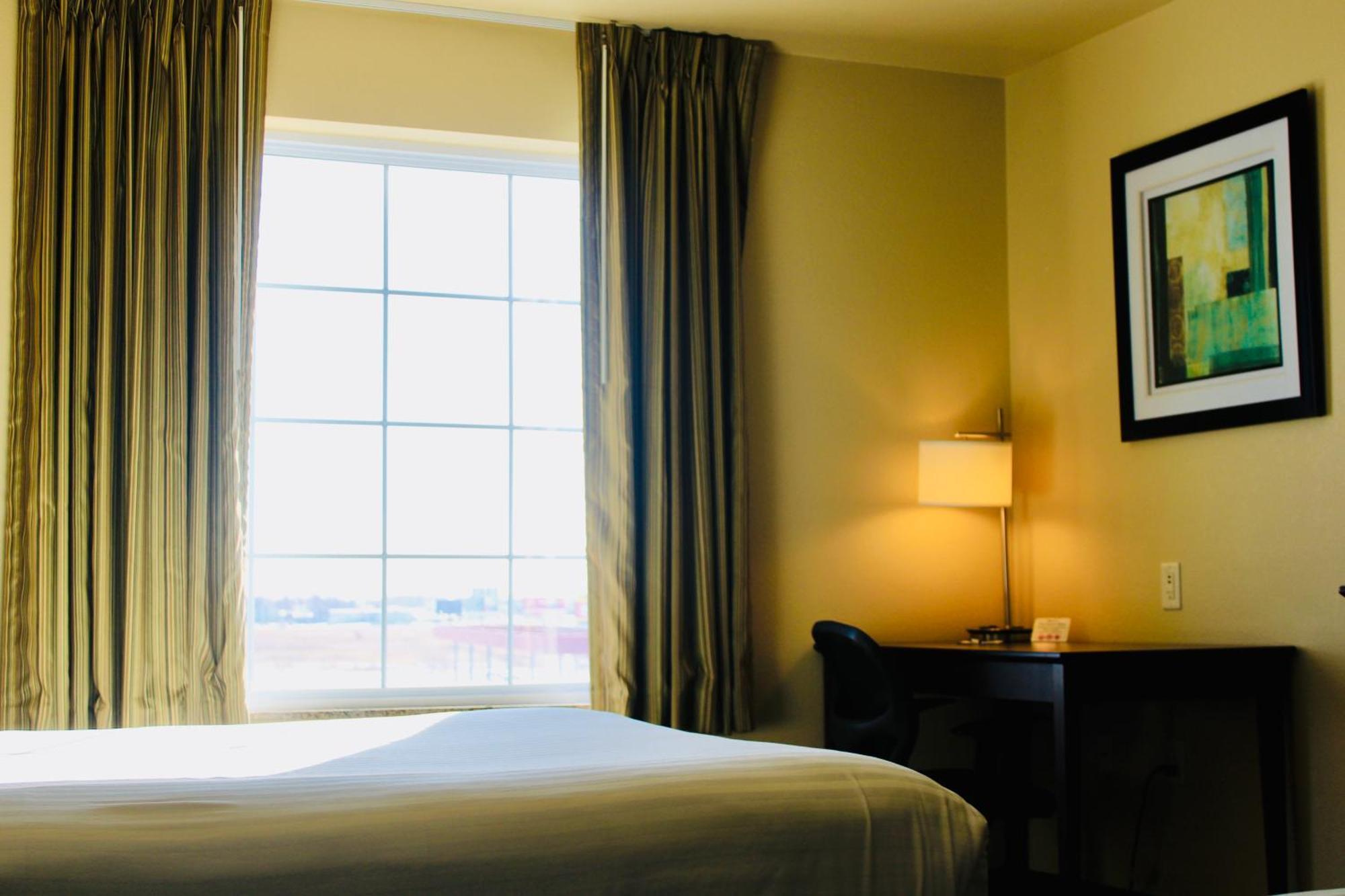 Cobblestone Hotel & Suites - Devils Lake Luaran gambar
