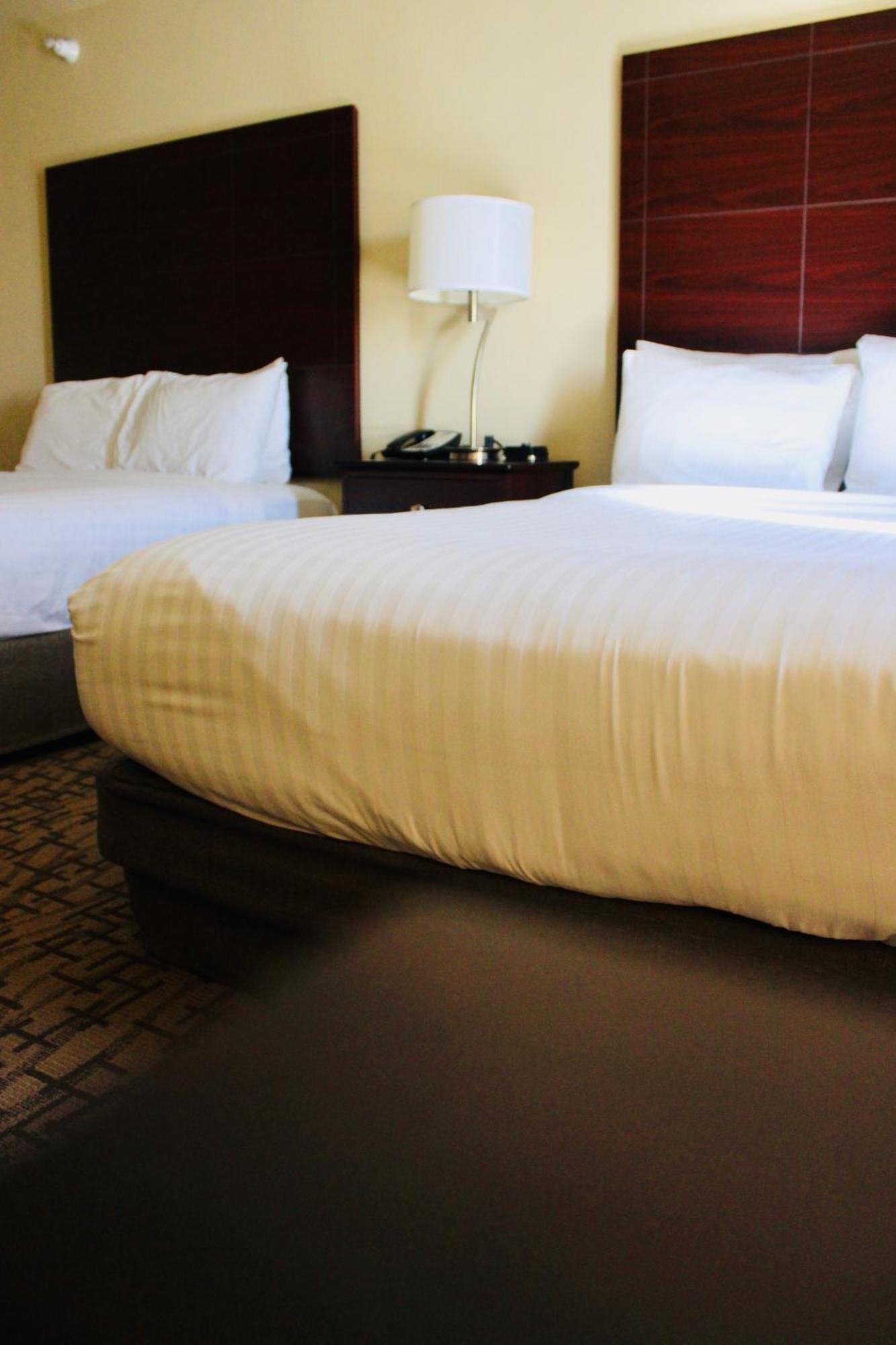 Cobblestone Hotel & Suites - Devils Lake Luaran gambar